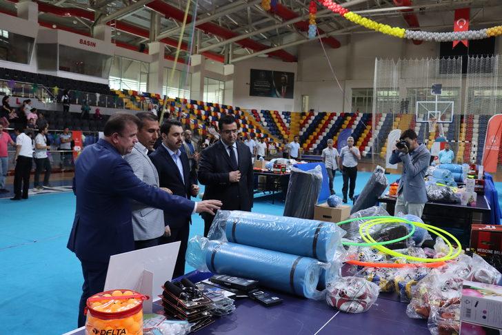 Adıyaman'da özel eğitim öğrencilerine spor malzemesi dağıtıldı G2