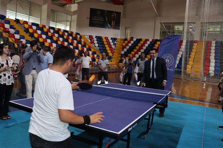 Adıyaman'da özel eğitim öğrencilerine spor malzemesi dağıtıldı G3