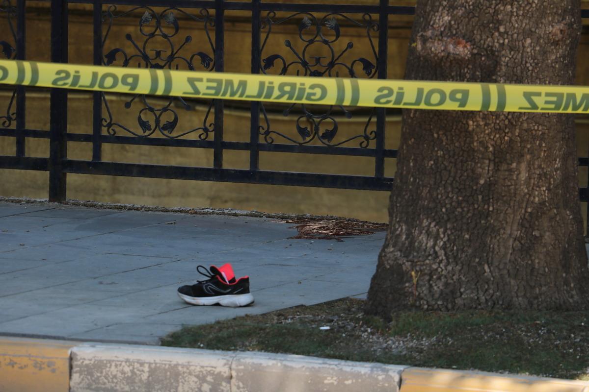 G&Uuml;NCELLEME - Kastamonu'da otomobilin &ccedil;arptığı &ouml;ğrenci hayatını kaybetti