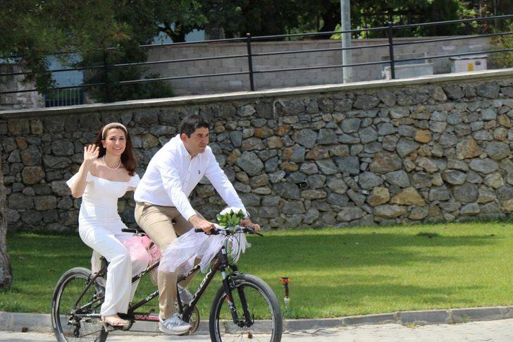 Karabük'te evlenen çift, tutkunu oldukları bisikleti gelin aracı yaptı G3