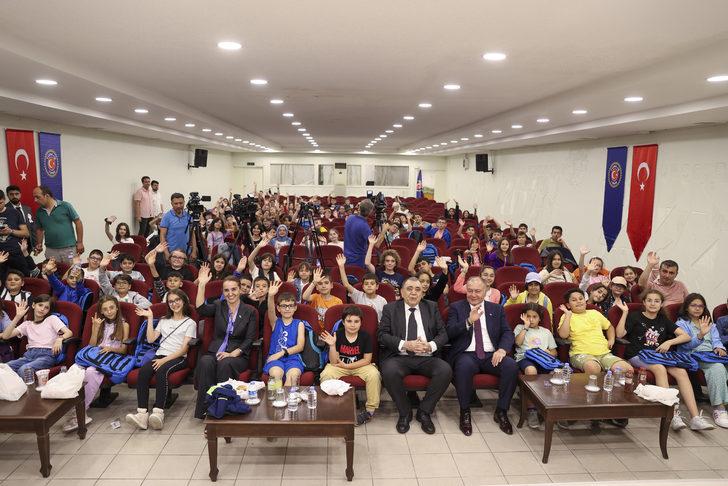 Soma'da şehit olan madencilerin çocuklarından TÜRK-İŞ'e ziyaret G1