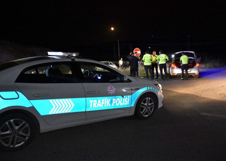 Kırıkkale'de "dur" ihtarına uymayan sürücünün otomobiliyle çarptığı polis yaralandı G2