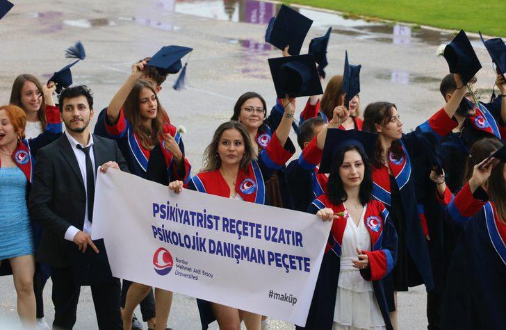 MAKÜ'de mezuniyet sevinci G2