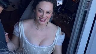 7.5 aylık hamile Demet Evgar karnı burnunda deniz kenarından paylaştı