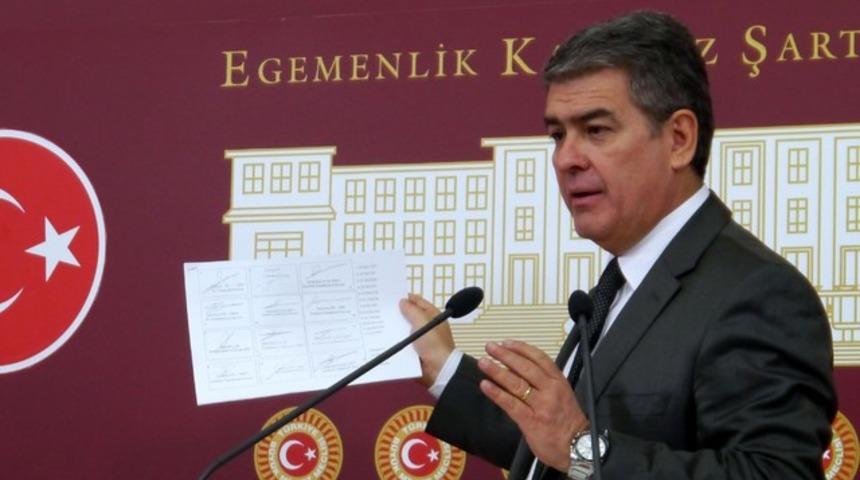 Süheyl Batum CHP'den ihraç edildi