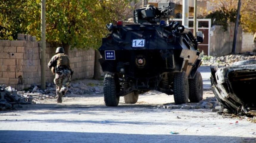 G&uuml;venlik g&uuml;&ccedil;lerinden Cizre'deki PKK militanlarına 'ka&ccedil;ışınız yok' mesajı