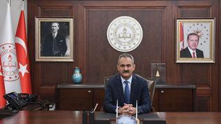 Bakan Özer'den öğrencilere mesaj: Sizler, aldığınız notlardan ibaret değilsiniz