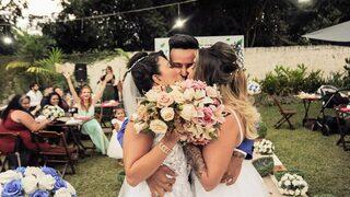 Bu çözüm çok konuşulur! Karısı biseksüel olduğunu söyleyince ilişkilerine üçüncü kişiyi davet ettiler