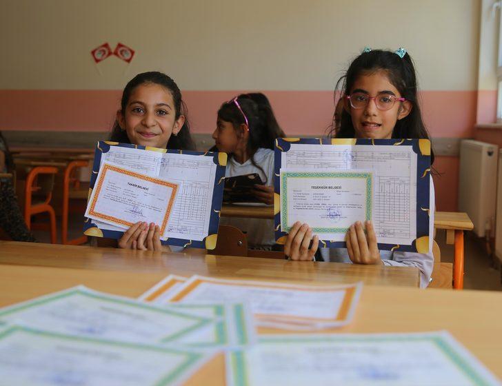 Batman, Mardin ve Siirt'te öğrenciler karne heyecanı yaşadı G3