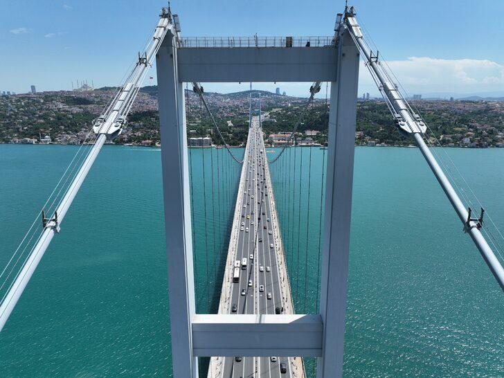 İstanbul Boğazı'nın rengi değişti! Eşsiz manzara görenleri hayran bıraktı G2