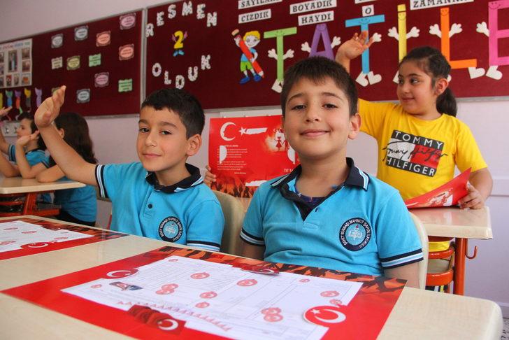 İç Anadolu'daki okullarda karne heyecanı yaşandı G1