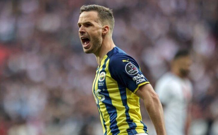 SON DAKİKA: Jorge Jesus neşteri vurdu! Fenerbahçe'de 9 isim yolcu G5