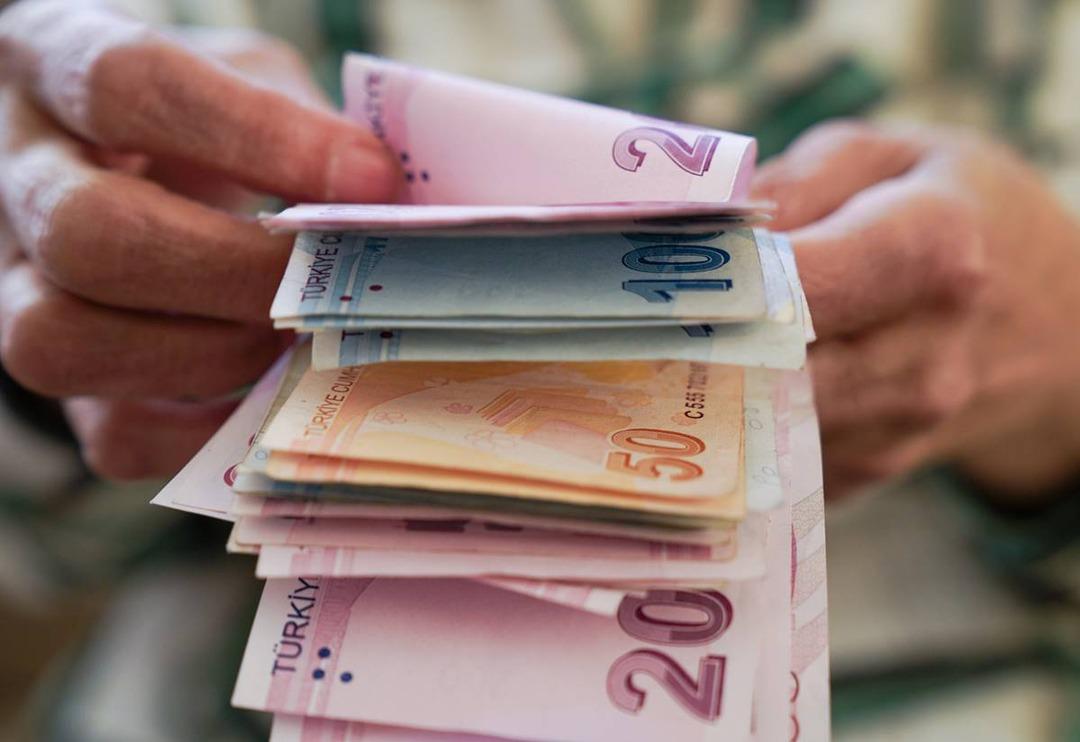 Milyonları ilgilendiriyor: Emekliler dikkat! 4250 liraya yükseltildi… Bankalar maaş taşımada promosyon miktarlarını tek tek açıkladı
