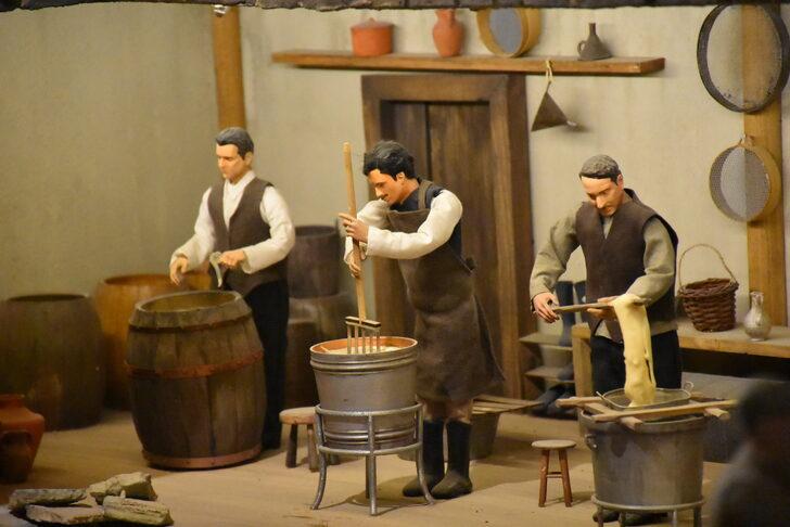 Kars'ta öğrenciler "Geçmişi Tanıyor Geleceğe Taşıyoruz" sloganıyla tarihi alanları gezdi G4