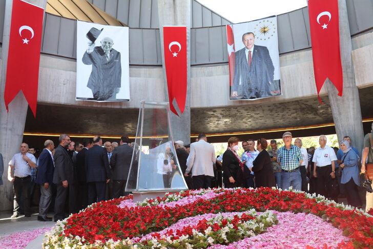 Dokuzuncu Cumhurbaşkanı Süleyman Demirel mezarı başında anıldı G4