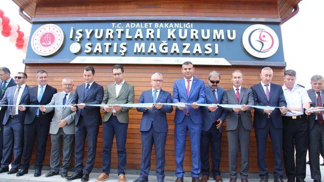 Sivas'ta hükümlülerin ürettiği ürünler Hamidiye Kültür Bahçesi'nde satışa sunuluyor