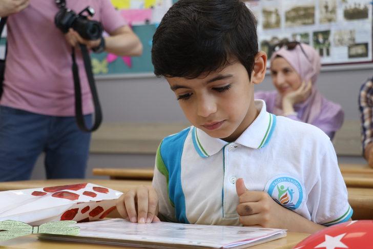 Bursa ve çevre illerdeki okullarda karne heyecanı G3