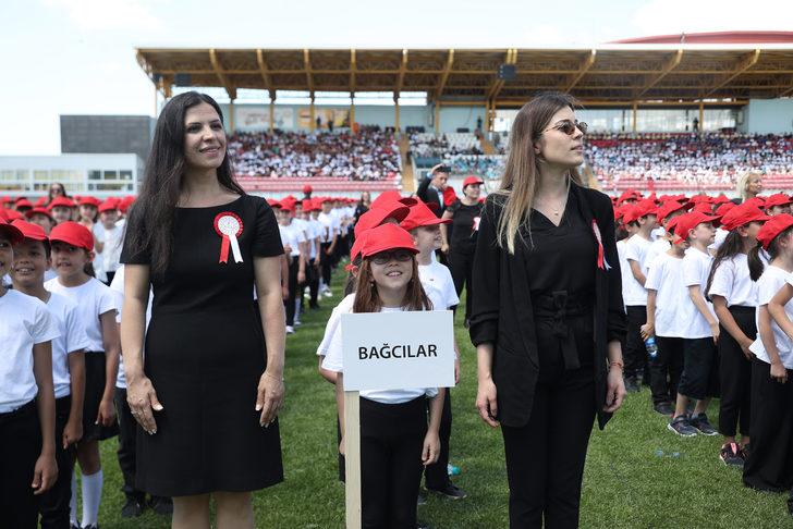 Milli Eğitim Bakanı Özer, 2021-2022 Eğitim Öğretim Yılı Karne Dağıtım Töreni'nde konuştu: G4