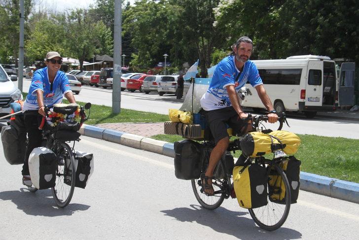 Bisikletle dünya turuna çıkan Arjantinli ikili, Konya'da mola verdi G4