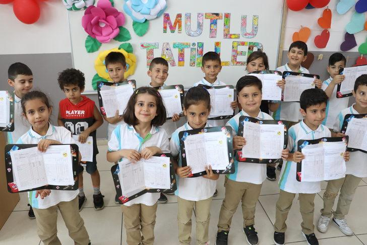 Bursa ve çevre illerdeki okullarda karne heyecanı G5