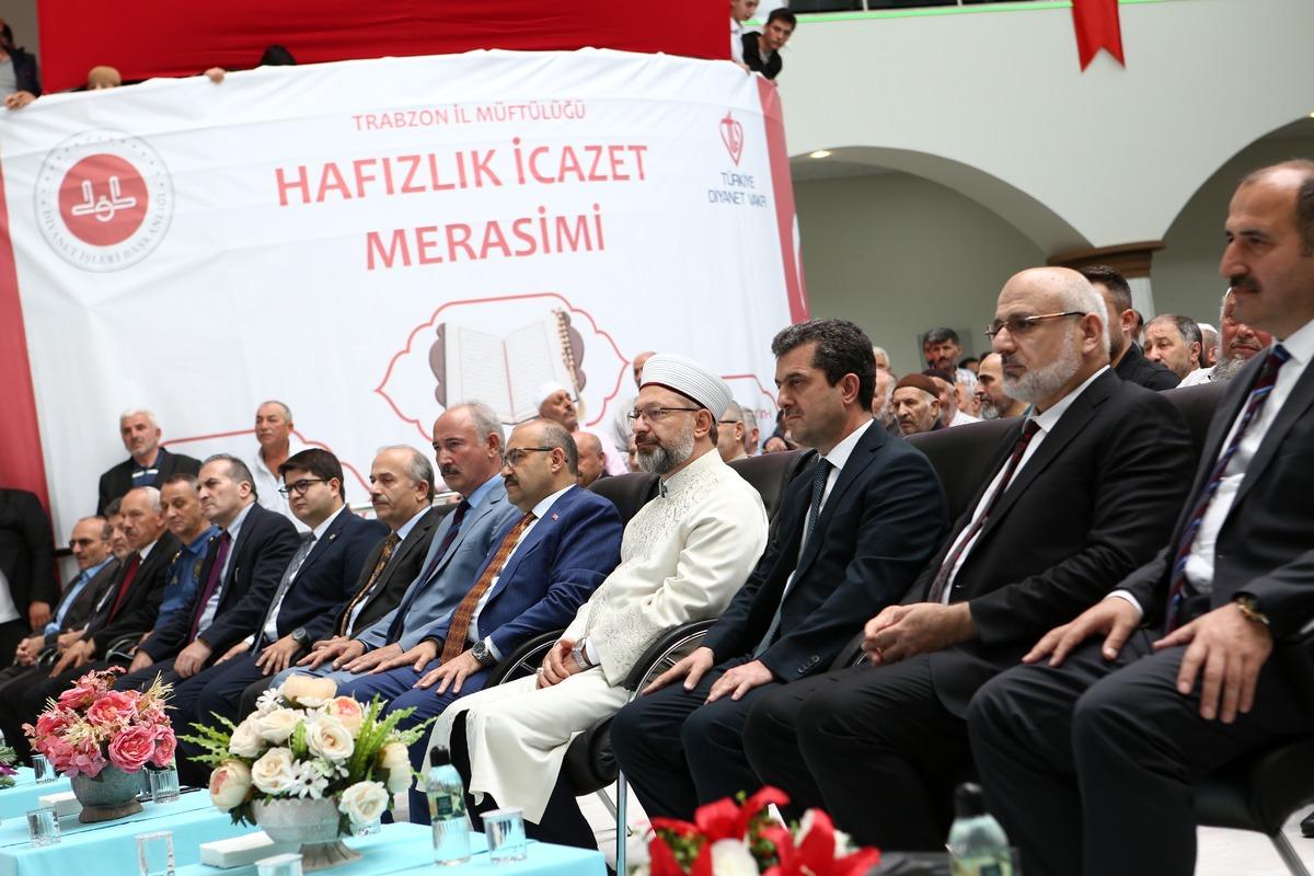Diyanet İşleri Başkanı Erbaş, Trabzon'da hafızlık icazet t&ouml;renine katıldı: