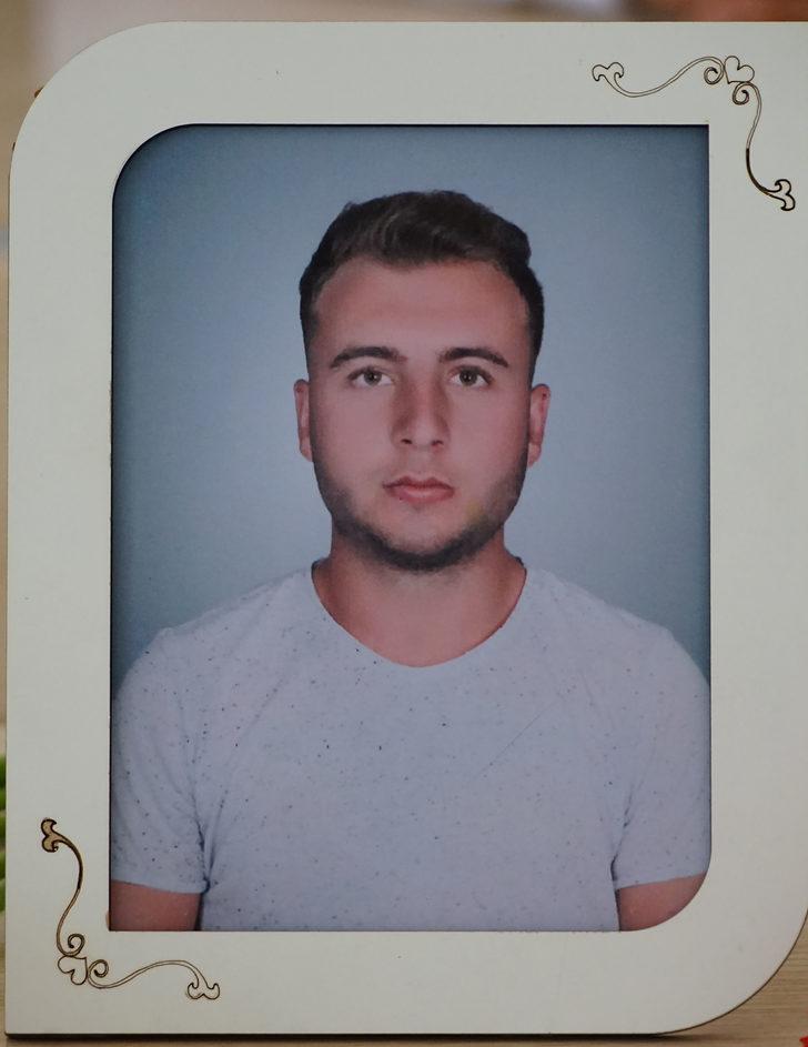 Balıkesir'de mezun olacağı hafta yangında ölen liselinin okulunda buruk karne töreni G4