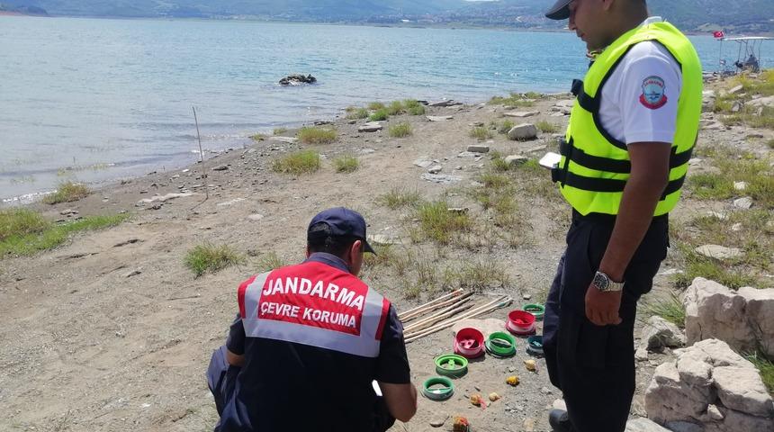 Tokat'ta kaçak balık avlayan 3 kişiye yaklaşık 27 bin lira para cezası verildi
