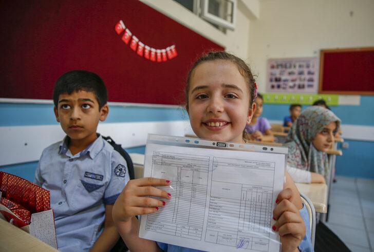 Diyarbakır ve Elazığ'da öğrenciler karnelerini aldı G2