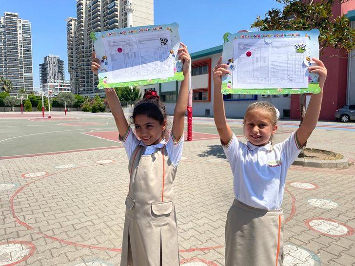 İzmir'de 738 bin öğrenci karne heyecanı yaşadı G3