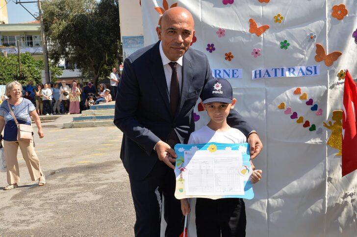 İzmir'de 738 bin öğrenci karne heyecanı yaşadı G5