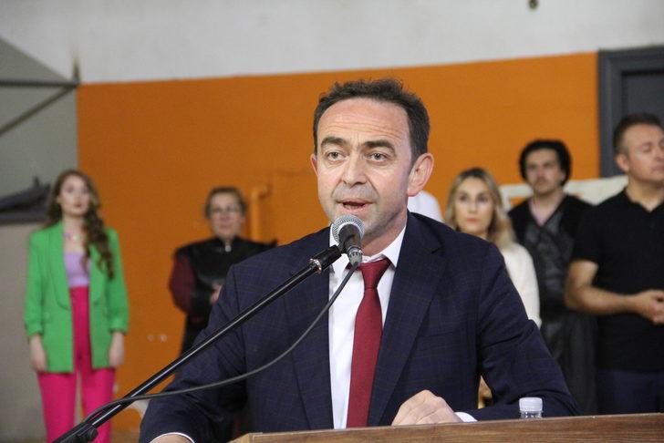 Bursa'da 20 bin öğrenci 100 Türk büyüğünün hayatını kitap okuyarak öğrendi G5