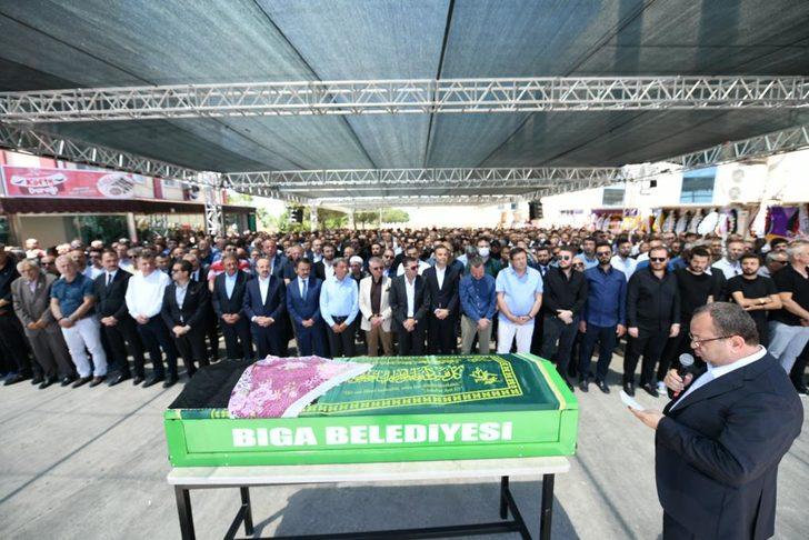 İş insanı Davut Doğan'ın annesinin cenazesi Çanakkale'de toprağa verildi G2