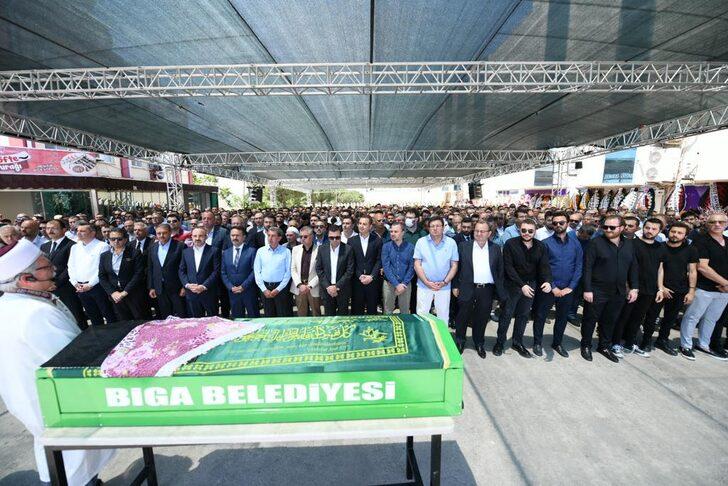 İş insanı Davut Doğan'ın annesinin cenazesi Çanakkale'de toprağa verildi G5