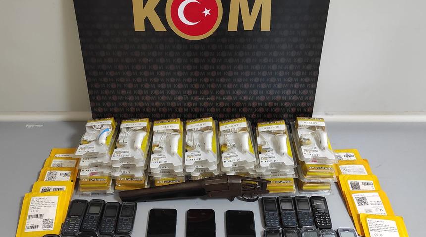 Samsun’da telefon kaçakçılığı operasyonunda 4 zanlı yakalandı