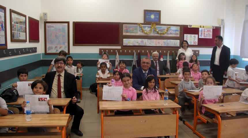 Konya, Afyonkarahisar, Karaman ve Aksaray'da karne sevinci