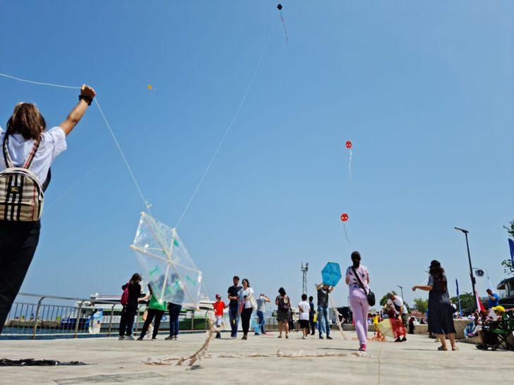 Bursa'da çevre farkındalığı için atık poşetlerden uçurtma yapılarak uçuruldu G2