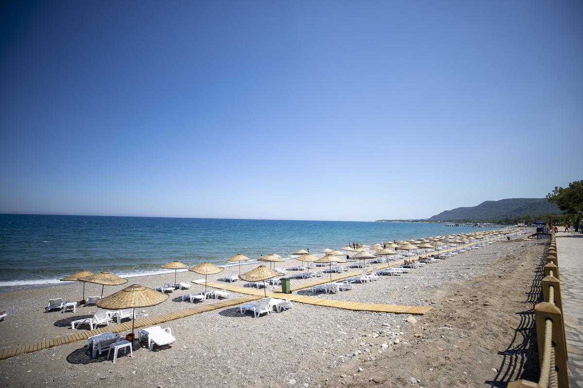 Antalya'da K&uuml;lt&uuml;r ve Turizm Bakanlığının 2 &uuml;cretsiz halk plajı a&ccedil;ıldı