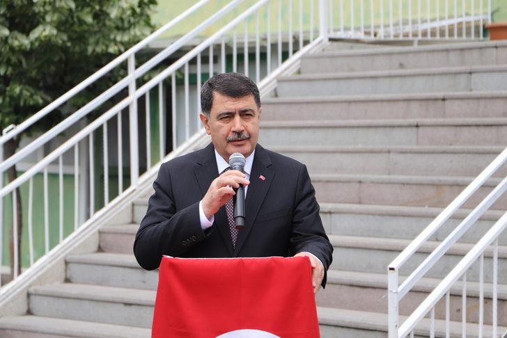 Ankara Valisi Şahin, Kızılcahamam'da karne törenine katıldı G3