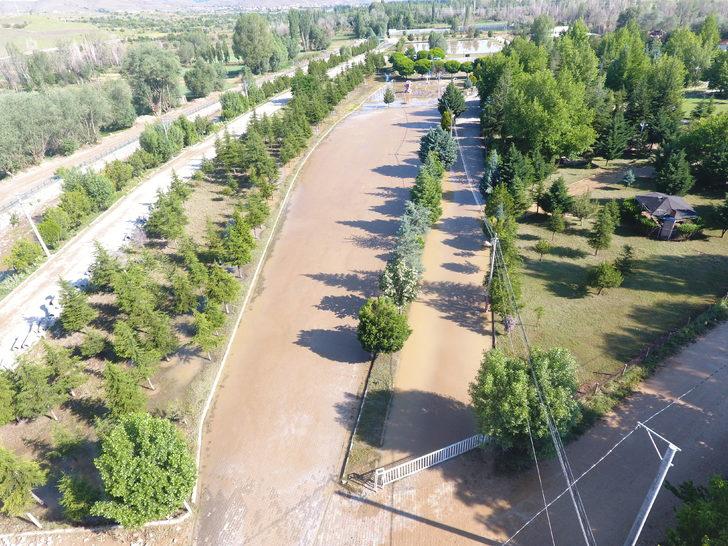 Afyonkarahisar'da sağanak tarım arazilerine zarar verdi G2