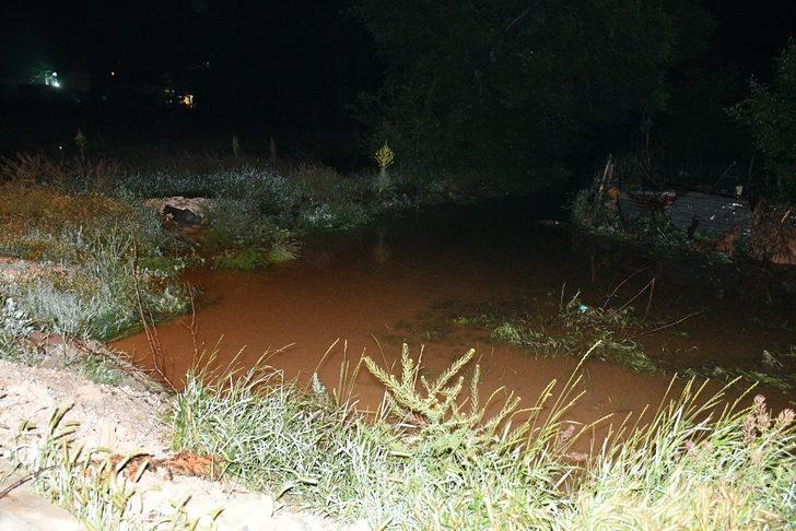 Afyonkarahisar'da sağanak tarım arazilerine zarar verdi G3