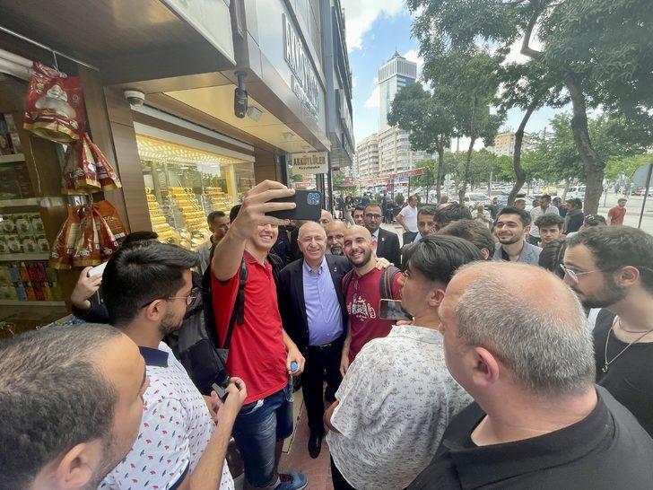 Zafer Partisi Genel Başkanı Ümit Özdağ, Konya'da partililerle bir araya geldi G4