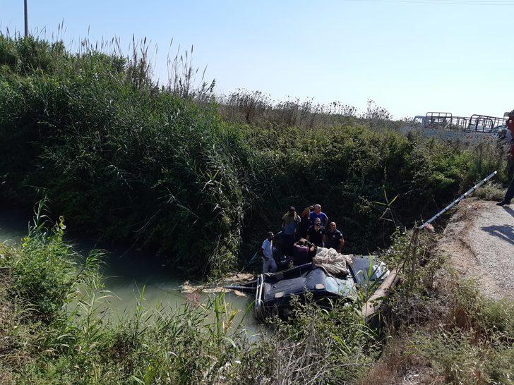 Adana'da dere yatağına devrilen otomobilin sürücüsü yaralandı G2