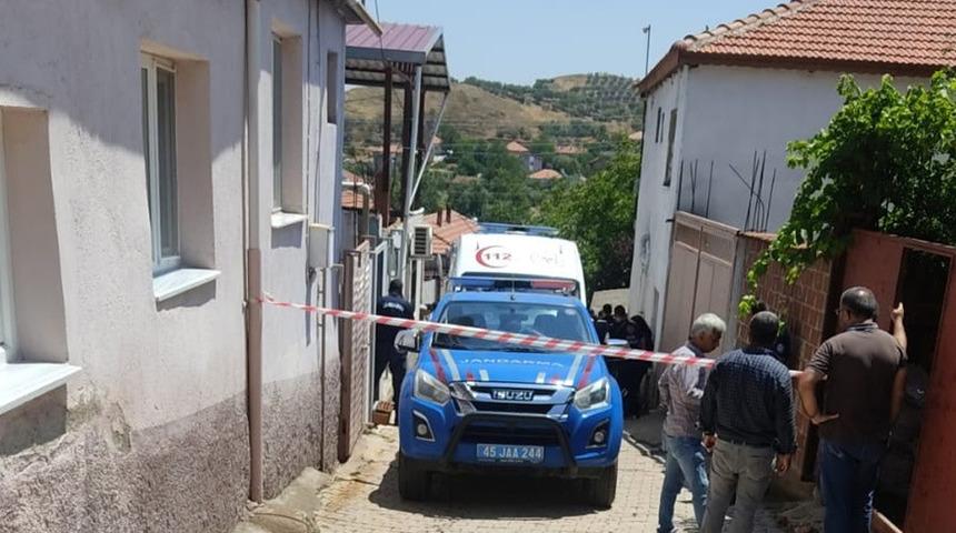 Manisa'da dehşete düşüren olay! Evli çift bıçaklanarak öldürülmüş bulundu