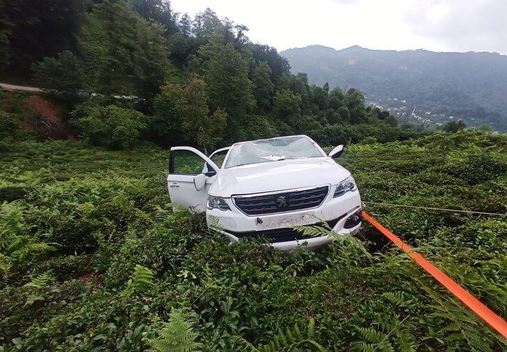 Artvin'de otomobilin çay bahçesine yuvarlandığı kazada 1 kişi öldü G3
