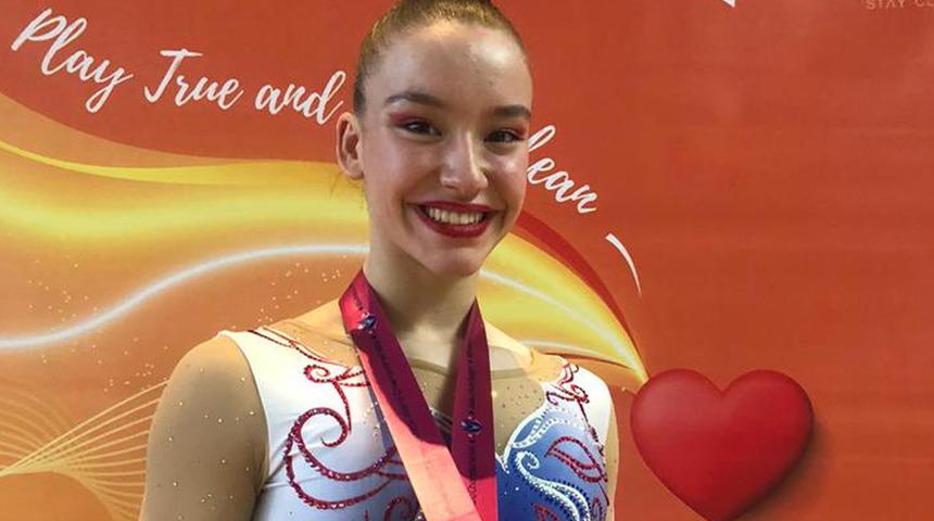 Milli cimnastikci Ayşe Beg&uuml;m Onbaşı D&uuml;nya ikincisi oldu