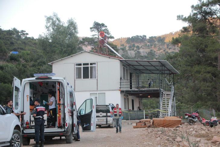 Antalya'da bir kişi, 2 çocuğunu ve eşini av tüfeğiyle öldürdü G3