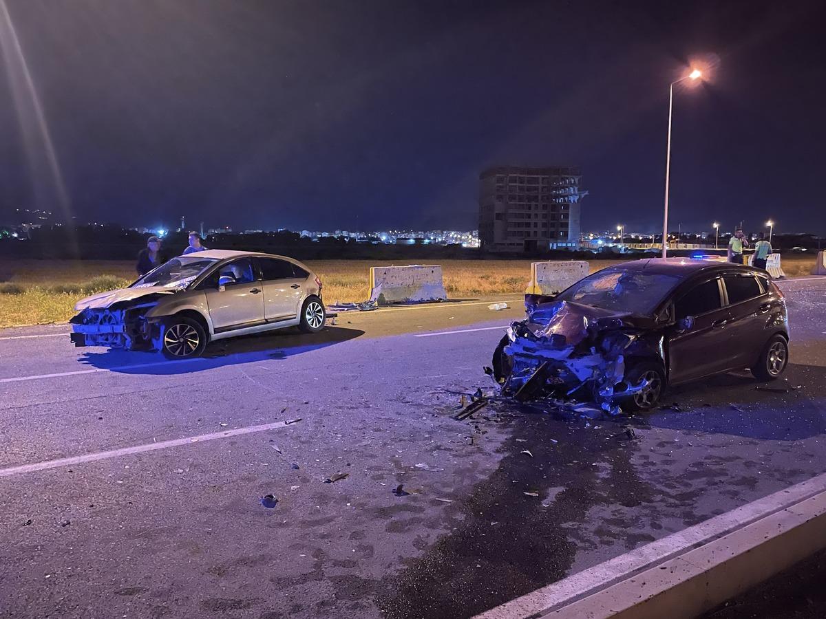 Kayseri'de iki otomobilin &ccedil;arpıştığı kazada 1'i ağır 6 kişi yaralandı