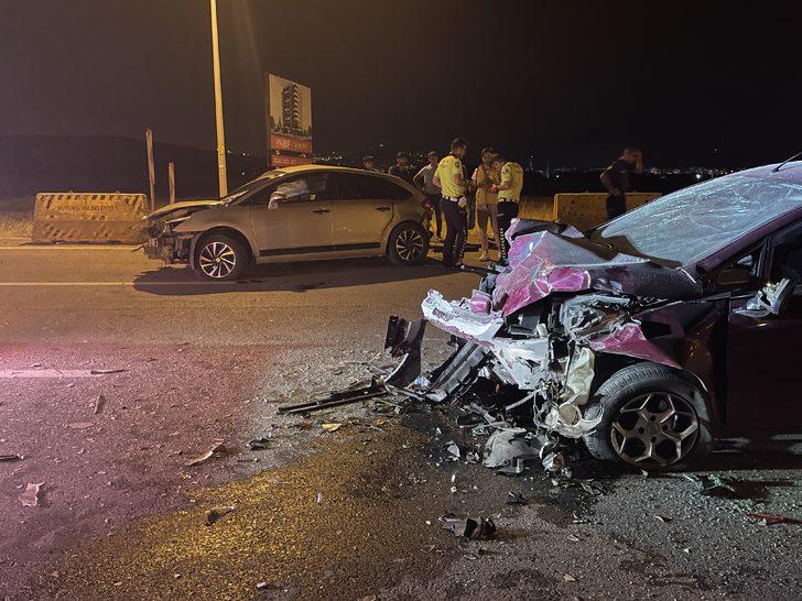 Kayseri'de iki otomobilin çarpıştığı kazada 1'i ağır 6 kişi yaralandı G3