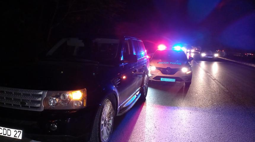 Manisa'da araç kovalarken kaza yapan Yunus Timindeki 1 polis yaralandı