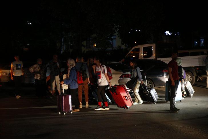 GÜNCELLEME - Yozgat'ta yük treninin vagonunun devrilmesi nedeniyle Ankara-Kayseri demir yolu ulaşıma kapandı G5